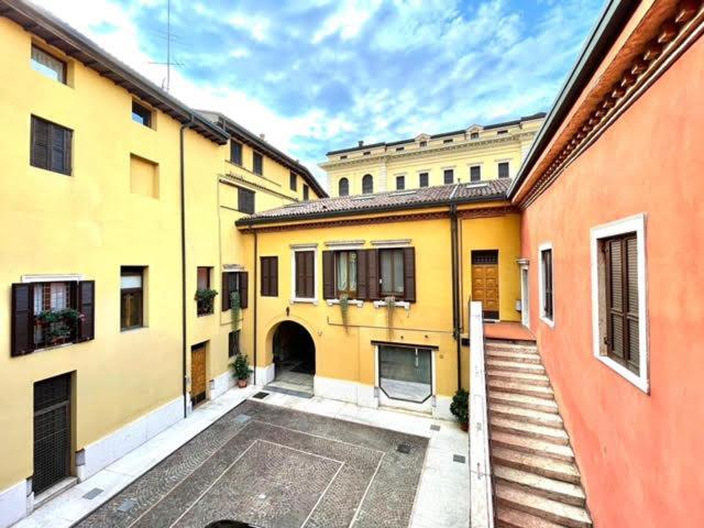 Domus Verona - Ampia Moderna Casa Su 2 Piani Nel Cuore Di Verona Exteriér fotografie